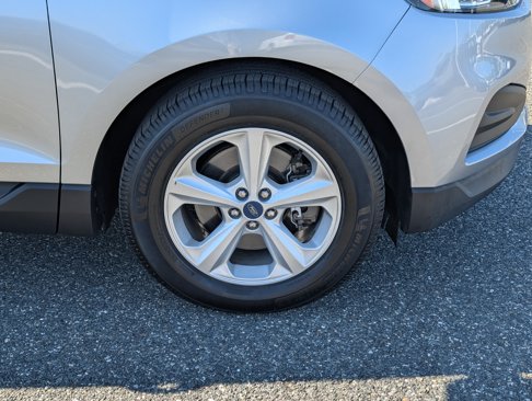 Certified 2020 Ford Edge SE image 9