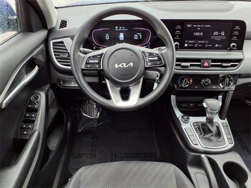 Used 2024 Kia Seltos LX image 4