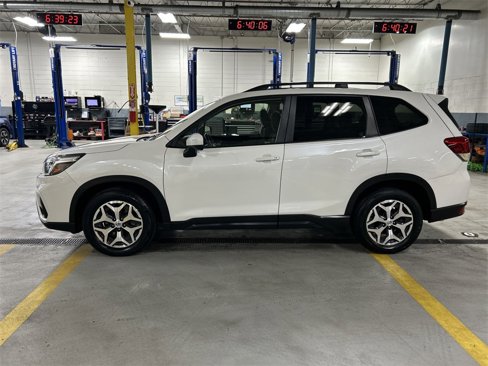 Used 2019 Subaru Forester Premium w/ All-Weather Package image 5