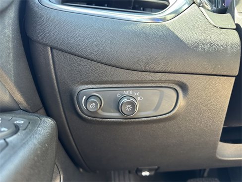 Used 2022 Chevrolet Equinox LT image 11