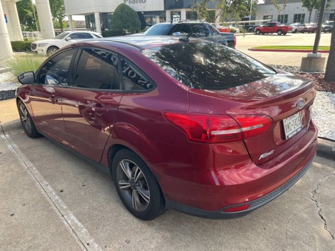 Used 2017 Ford Focus SE image 3