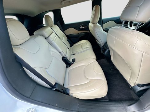 Used 2017 Jeep Cherokee Limited image 33