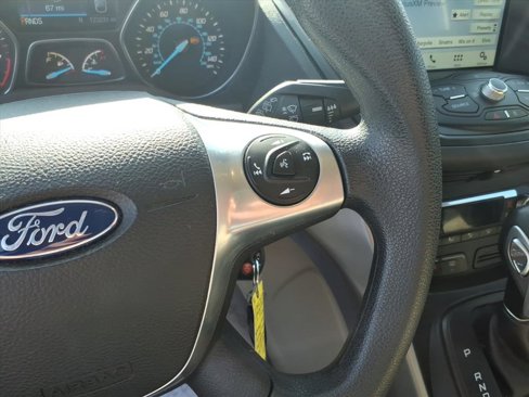 Used 2016 Ford Escape SE w/ Equipment Group 201A image 16