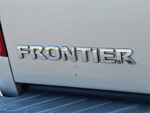 Used 2019 Nissan Frontier SV image 29
