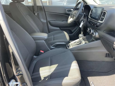 Certified 2022 Hyundai Venue SEL w/ Cargo Package image 8