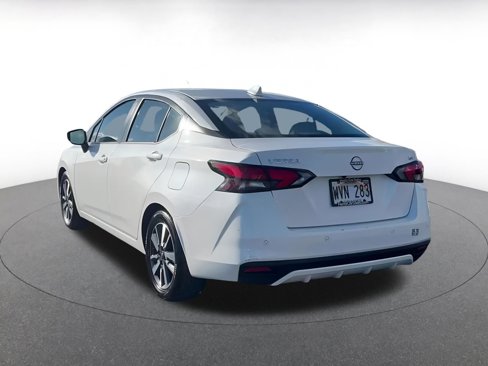Used 2023 Nissan Versa SV image 11