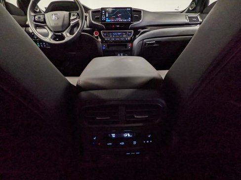 Certified 2025 Honda Ridgeline Black Edition image 28