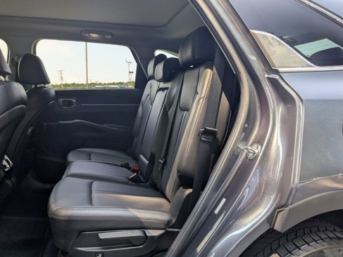 Used 2021 Kia Sorento S w/ Panoramic Sunroof Package image 10