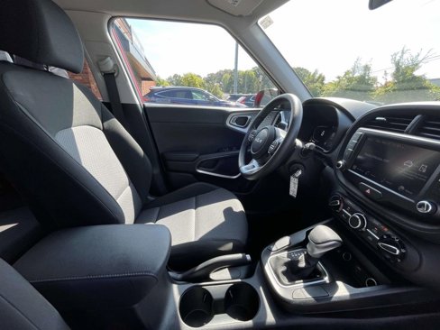 Certified 2024 Kia Soul LX w/ Option Group 015 image 16