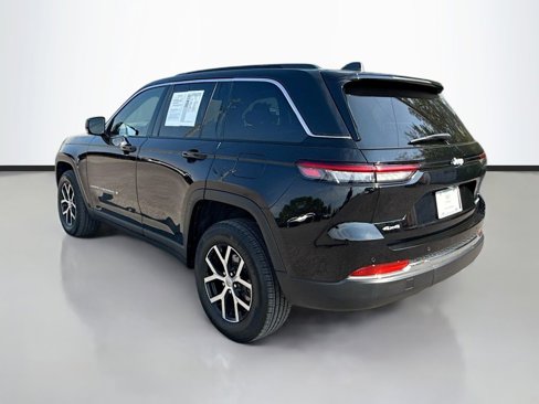 Used 2024 Jeep Grand Cherokee Limited image 7