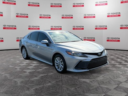 Used 2024 Toyota Camry LE w/ Convenience Package image 7