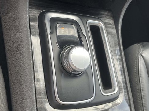 Used 2019 Chrysler 300 Touring L w/ Quick Order Package 22F image 7