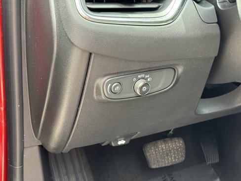 Used 2023 Chevrolet Equinox LT image 12