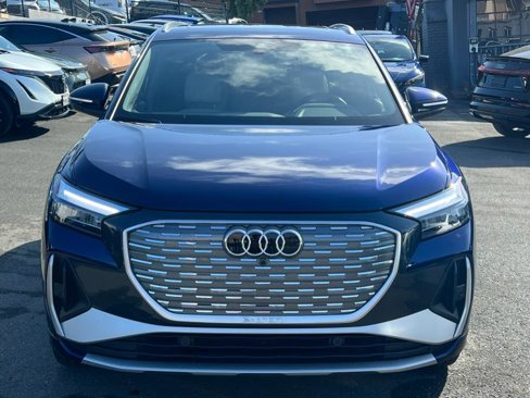 Used 2023 Audi Q4 e-tron Premium Plus w/ Premium Plus image 2