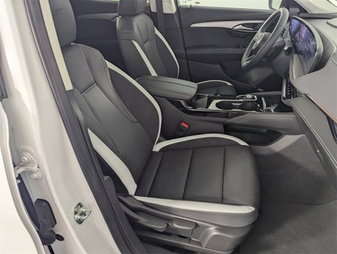 Used 2025 Buick Envision Sport Touring image 38