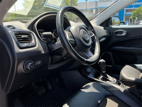 Used 2021 Jeep Compass Latitude image 26
