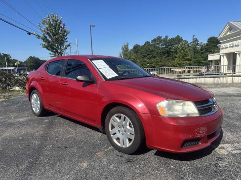 Used 2013 Dodge Avenger SE image 2