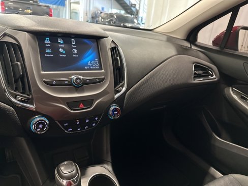 Used 2017 Chevrolet Cruze LT image 20