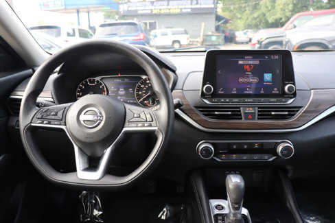 Used 2023 Nissan Altima 2.5 SV image 17