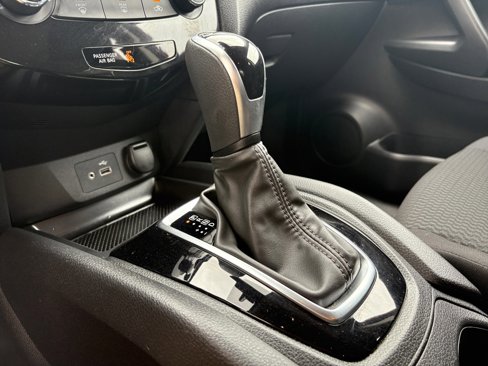 Certified 2020 Nissan Rogue Sport S image 22