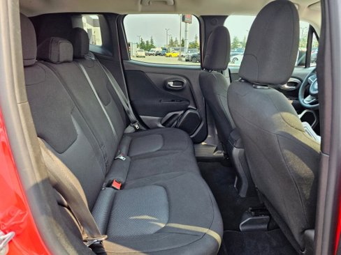 Used 2020 Jeep Renegade Sport w/ Sport Appearance Group image 17