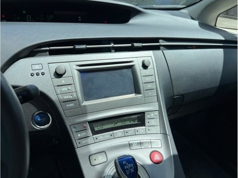 Used 2014 Toyota Prius Two image 9