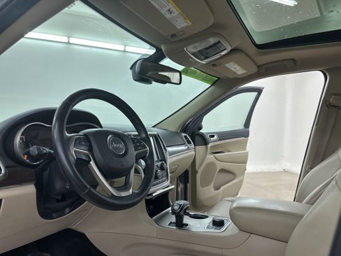 Used 2015 Jeep Grand Cherokee Limited w/ Luxury Group II image 29