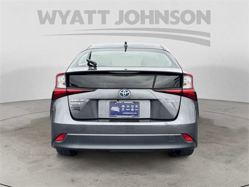 Used 2021 Toyota Prius LE image 4