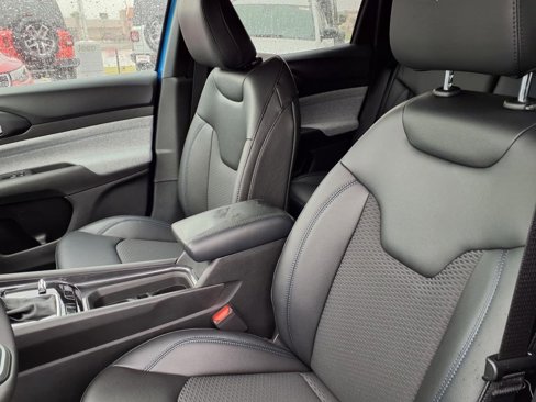 New 2025 Jeep Compass Latitude image 9