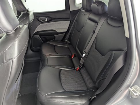 Used 2022 Jeep Compass Latitude image 29