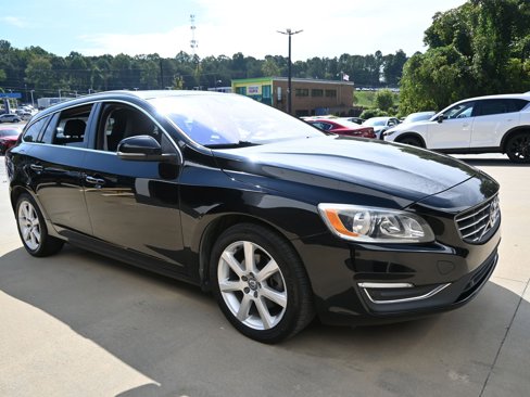 Used 2017 Volvo V60 T5 Premier w/ Convenience Package image 3
