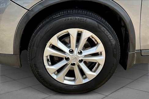 Used 2016 Nissan Rogue SV w/ SV Premium Package image 10