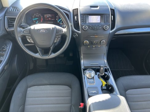 Used 2019 Ford Edge SE image 7
