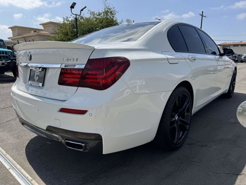 Used 2014 BMW 740i image 8