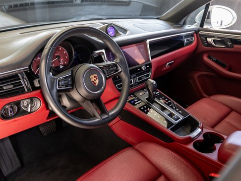 Certified 2022 Porsche Macan S image 4