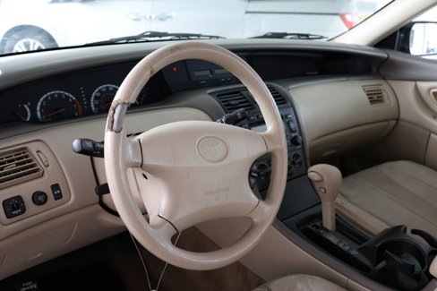 Used 2000 Toyota Avalon XL image 12