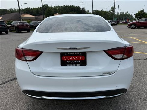 Used 2015 Chrysler 200 Limited image 5