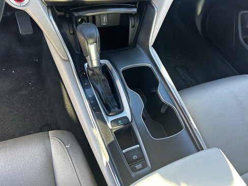 Used 2018 Honda Accord LX image 25