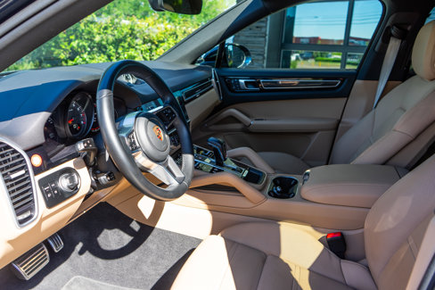 Used 2022 Porsche Cayenne S image 7