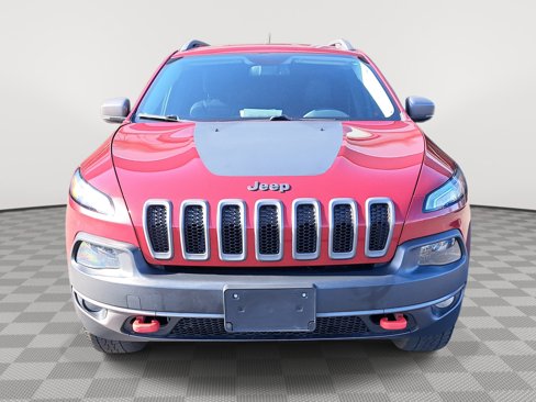 Used 2017 Jeep Cherokee Trailhawk image 3