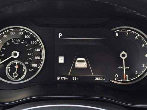 Used 2025 Genesis G70 2.5T image 30