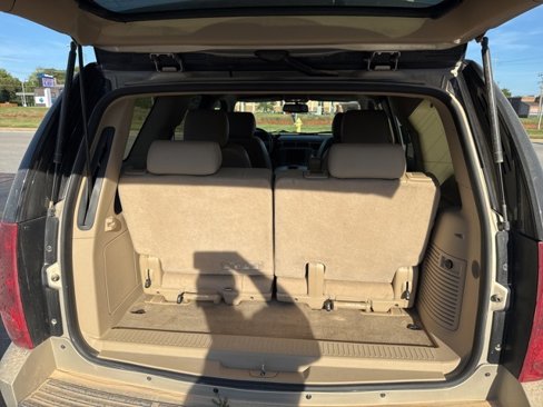 Used 2012 GMC Yukon SLT w/ SLT-2 Equipment Package image 8