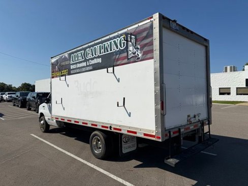 Used 2015 Ford E-350 and Econoline 350 Super Duty w/ Exterior Upgrade Package image 3