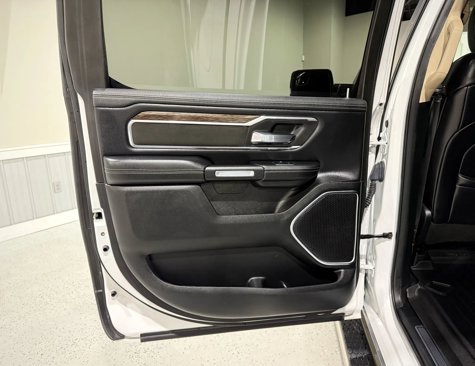 Used 2019 RAM 1500 Laramie image 15