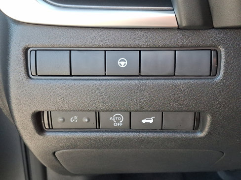 Used 2024 Nissan Rogue SV image 23