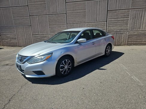 Used 2016 Nissan Altima 2.5 S image 1