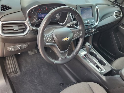 Used 2020 Chevrolet Equinox LT image 2