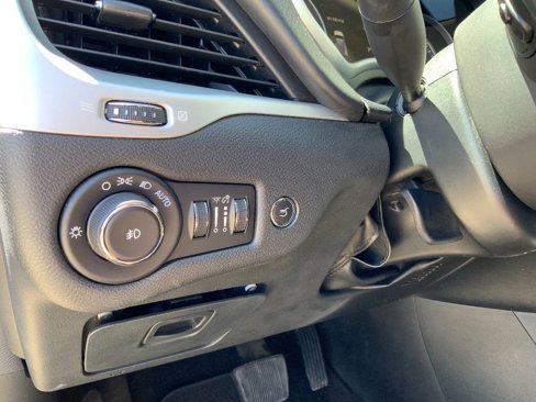 Used 2016 Jeep Cherokee Overland image 12