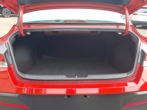 Used 2025 Hyundai Elantra SEL image 28