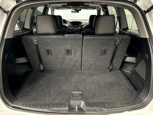 Used 2021 Honda Pilot Touring image 11